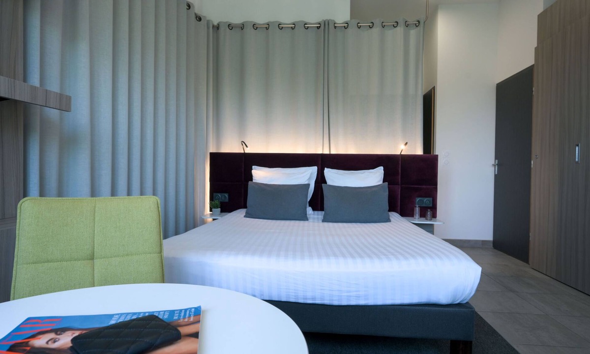 Part Dieu - Bir Hakeim Apartment | À deux pas de la Gare de la Part-Dieu | Piscine