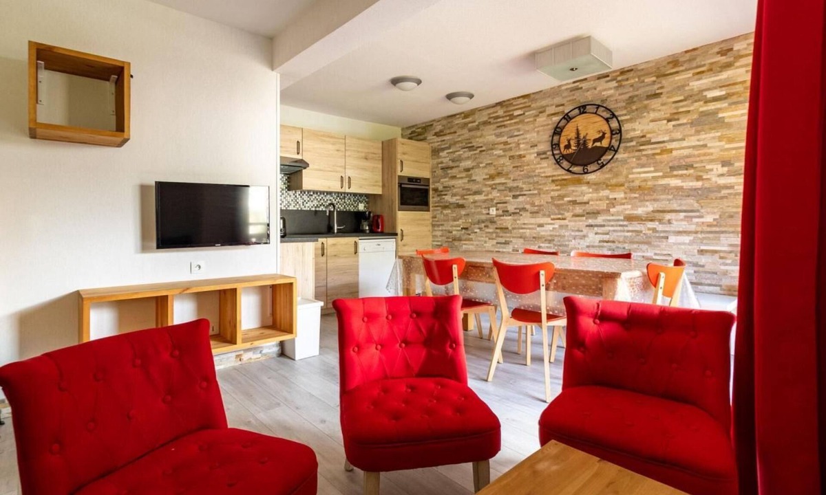 Les Orres Apartment | 150m from resort center, 5th floor, swimming pool, sauna, balcony, ski locker, 73m², Les Orres
