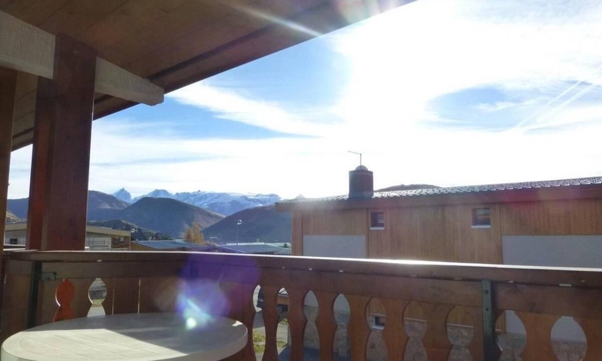 Jeux Apartment | 190m from resort center, 2nd floor, balcony, tv, ski locker, 30m², Alpe d'Huez