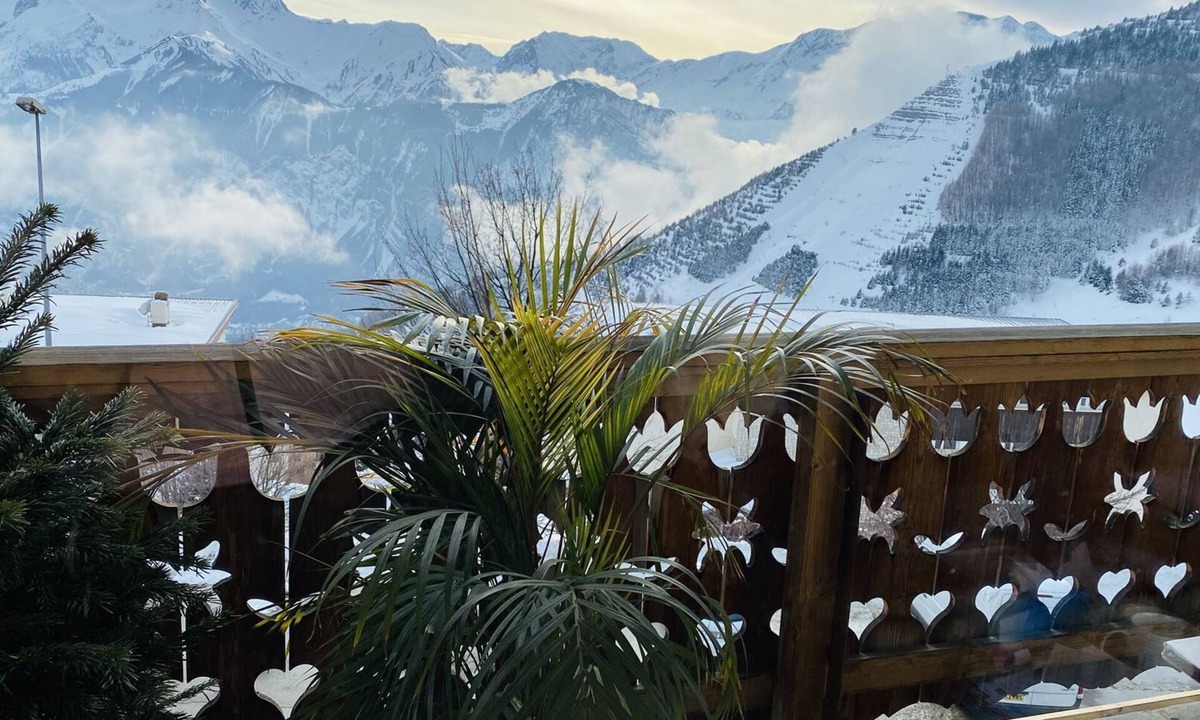 Cognet Apartment | 2-bedroom apartment close to slopes resort center