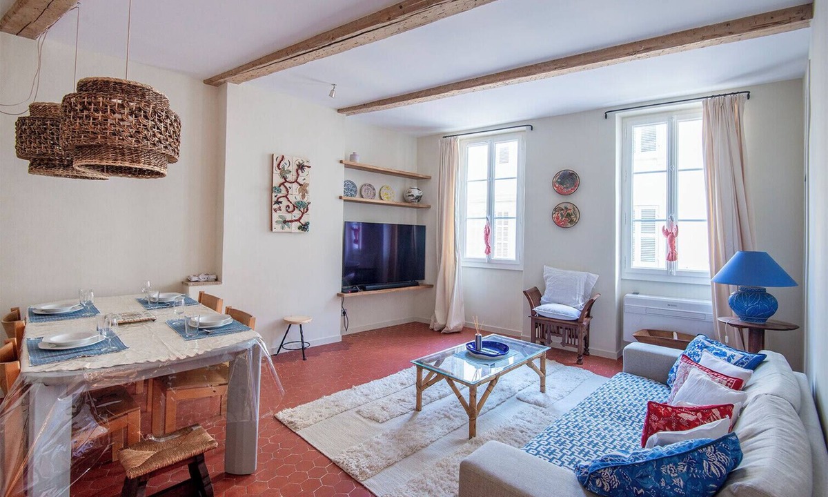 Noailles Apartment | 2-bedroom apartment in the heart of Marseille