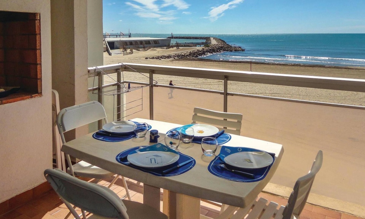 Carnon-Plage Apartment | 2 bedroom nice apartment in Carnon Plage