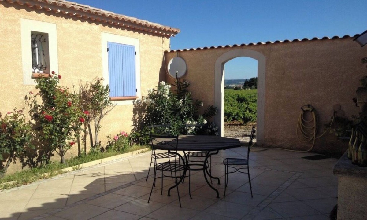 Gigondas Villa | 2 bedroom villa with pool in Gigondas, pets welcome