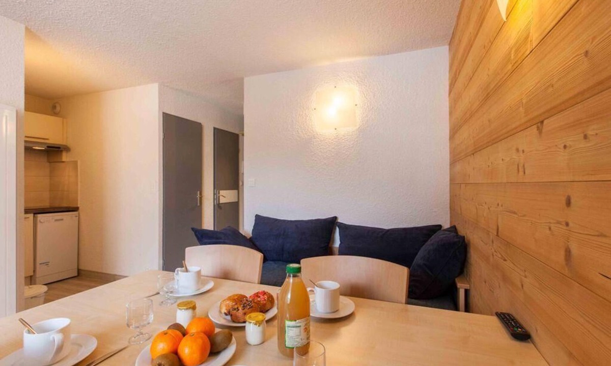 Briancon Apartment | 200m from resort center, 1st floor, balcony, tv, ski locker, 31m², Serre Chevalier