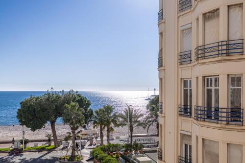 Cannes City Centre Apartment | 29 ANDRE - Villa Royale - Luxurious 3 bedrooms near Croisette
