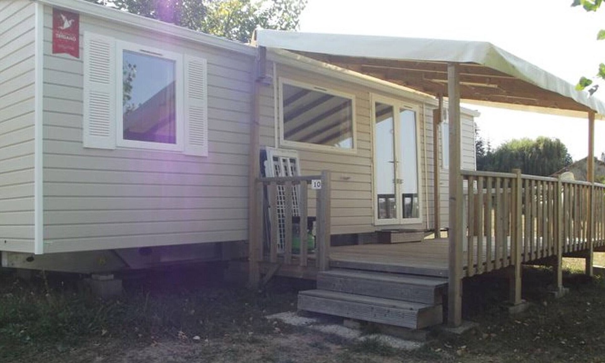 Le Grand Serre House | 3-bedroom mobile home with terrace, sleeps 6