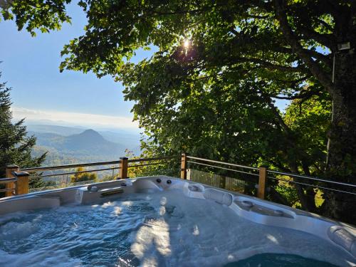 Queyrieres Ski Chalet | 3 Chalets avec vue imprenable et SPA