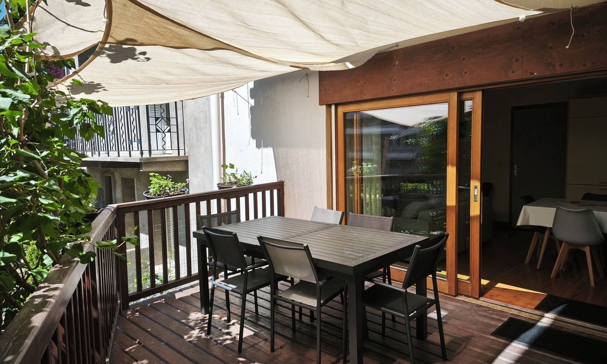 Briancon Apartment | 4* family apartment, terrace, garden and fireplace
