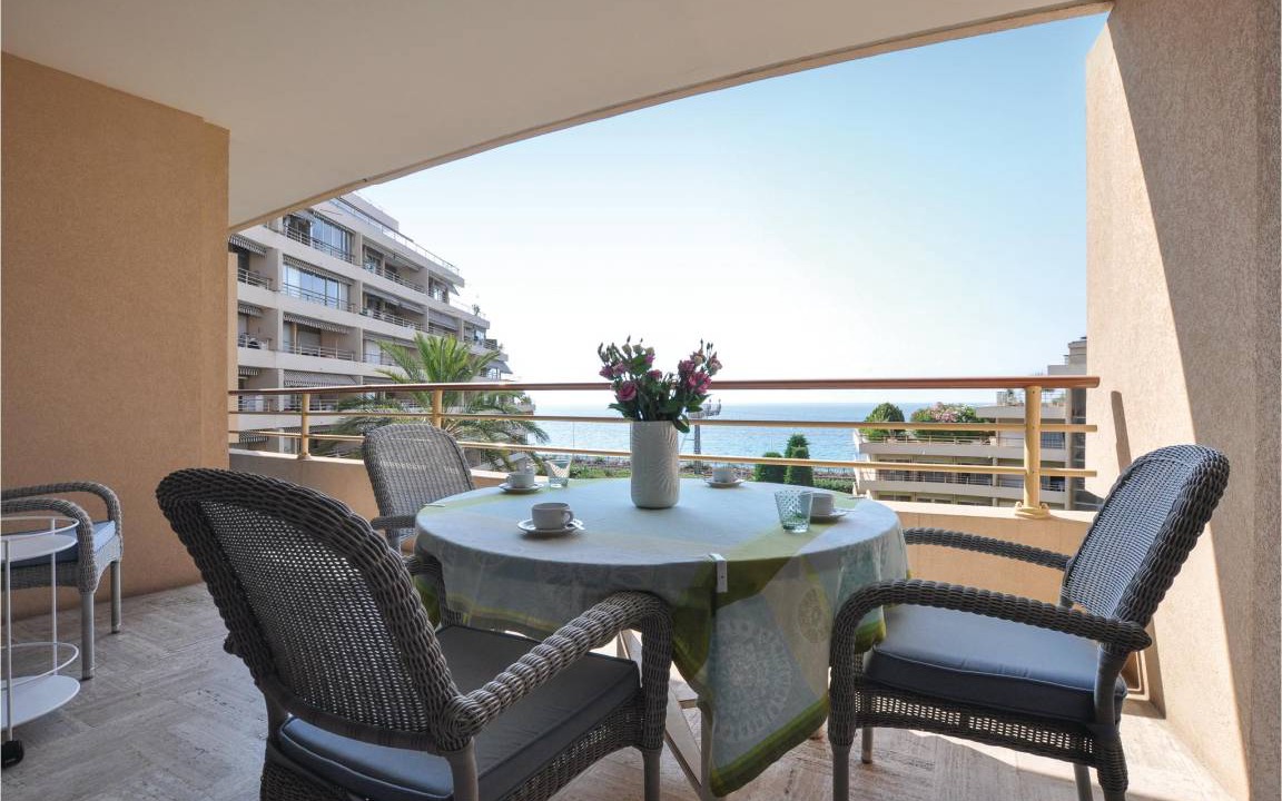 Cannes La Bocca Apartment | 82 m² Apartment ∙ 2 bedrooms ∙ 4 guests