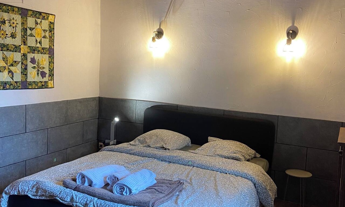 Innimond Apartment | A 5-person vacation rental surrounded by nature, in the middle of meadows, with a terrace