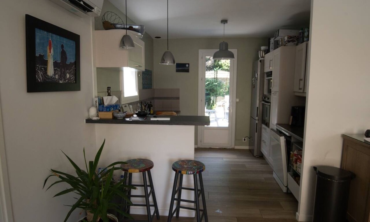 Aix-en-Provence Villa | A pleasant, air-conditioned villa with a pool near downtown Aix-en-Provence