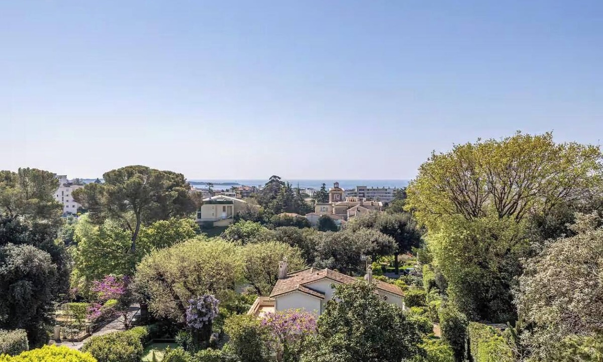 Carnot Apartment | A PRIVILEGED LOCATION JUST MINUTES FROM BEAUTIFUL SEA VIEWS - VENUE DE VALLAURIS