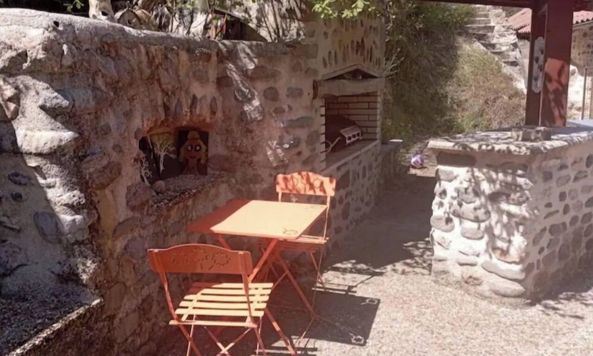 Laussonne House | Accommodations for up to 8 people near the river between Le Puy-en-Velay and Les Estables