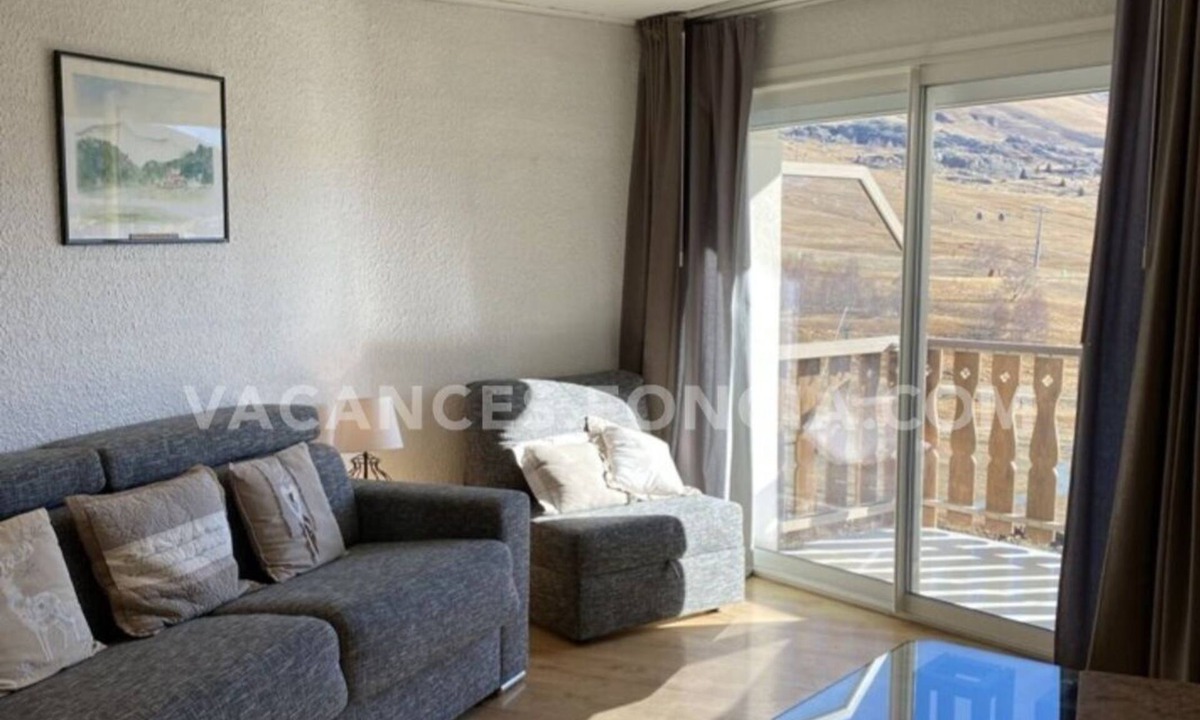 Cognet Apartment | Alpe d'Huez apartment at the foot of the slopes sleeps 6 very well equipped garage