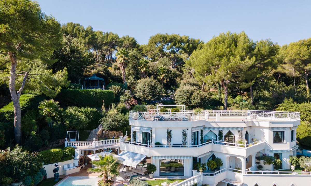 Antibes Villa | ANTIBES - LUXURY VILLA WITH SEA VIEW 12 guests, 6 bedrooms, 8 bathrooms