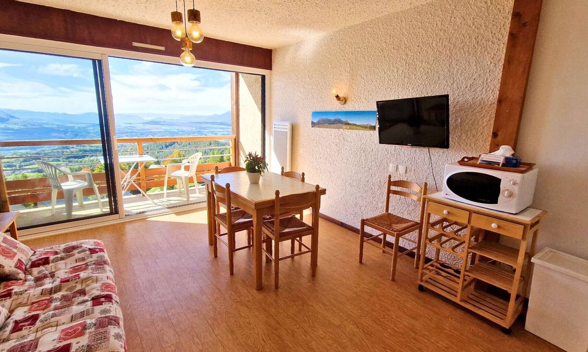 Saint-Michel-de-Chaillol Apartment | Apartment 4 ppl, south-facing balcony, parking, wifi, pets allowed