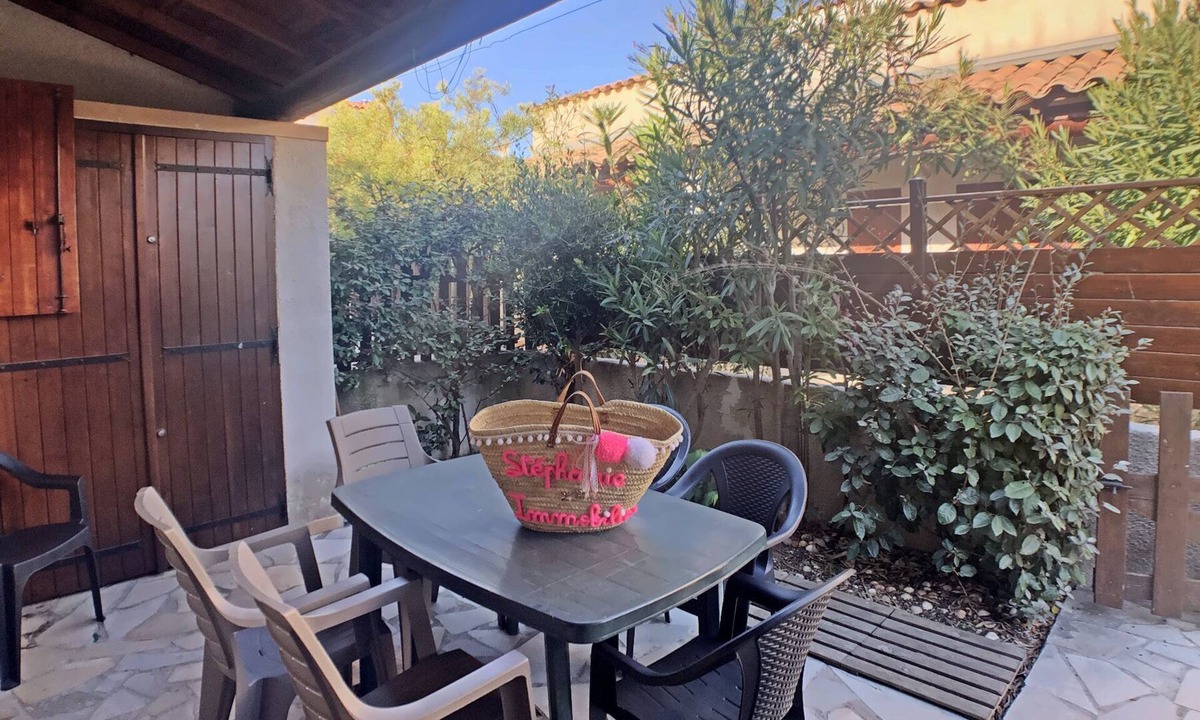 Saintes-Maries-de-la-Mer Apartment | APARTMENT FOR 6 PEOPLE IN RESIDENCE WITH SWIMMING POOL MAS DES MANADIERS