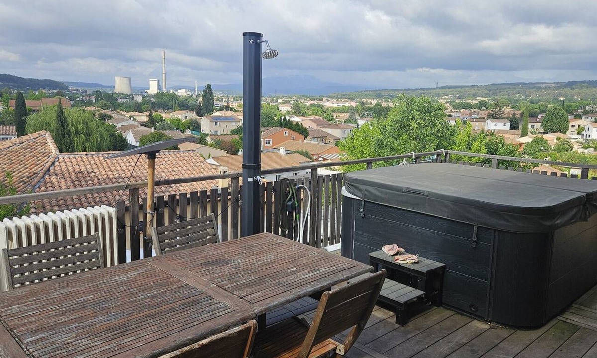 Gardanne Apartment | Apartment-Apartment-Ensuite with bath and shower-Countryside view