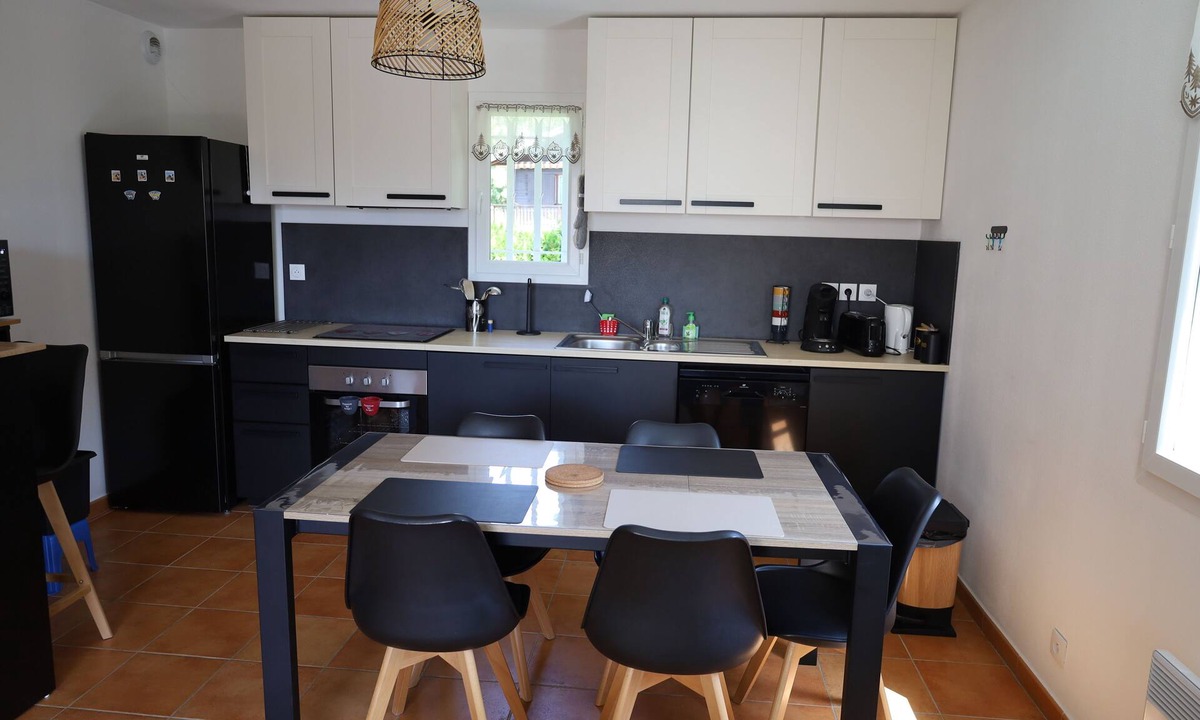 Montgardin Apartment | Apartment between lake and mountains, near resort