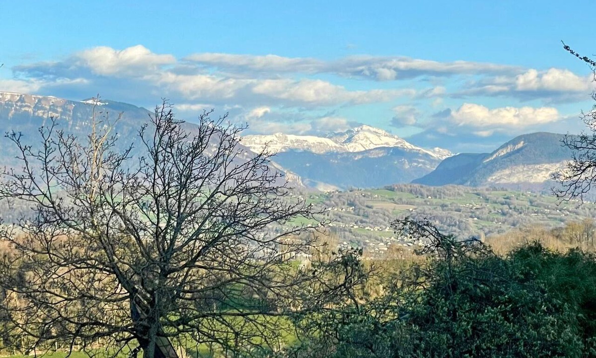 Massingy Apartment | Apartment 'Les Jardins De Vergona' with Mountain View, Shared Garden and Wi-Fi