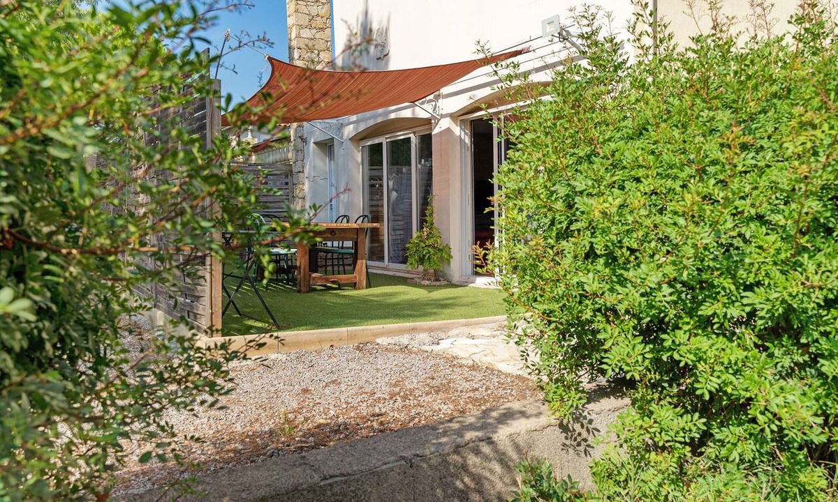 Poussan Apartment | Apartment 'Villa Andalouse' with Private Terrace, Wi-Fi and Air Conditioning