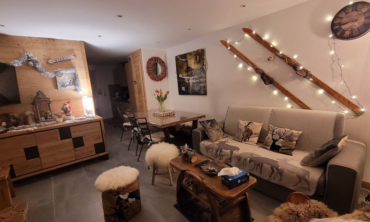 Les Claux Apartment | APPART VARS La Chouette Blanche 50m Depart Ski