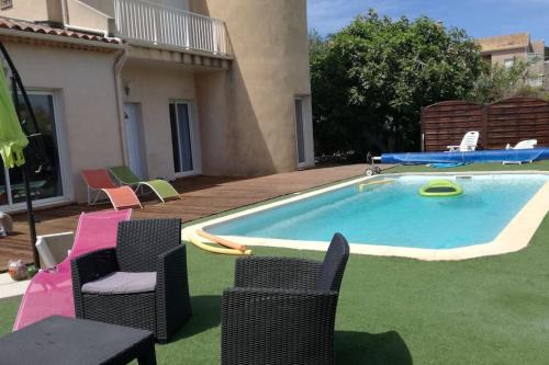 Giens Apartment | Appartement 45m2 climatisé 4 places indépendant dans villa avec piscine