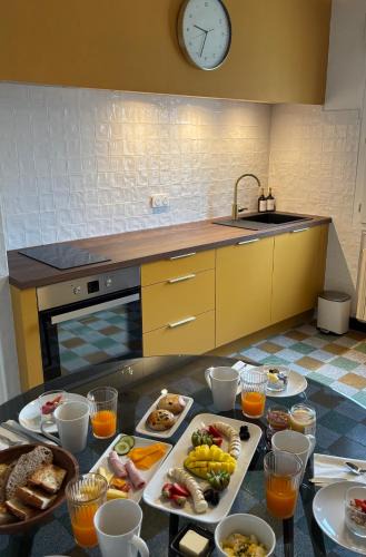 Route d'Arles Apartment | Appartement calme et lumineux, cour extérieure, petits déjeuners sur demande - proche Gare et Centre