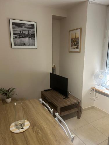 Saint-Jean-du-Bruel Apartment | Appartement Rez de chaussée saint jean du Bruel