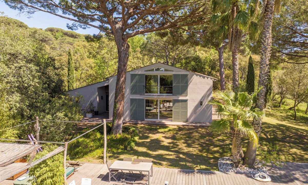 Gassin Villa | Architect-designed villa, between sea and hills, 10 minutes from Gigaro beaches
