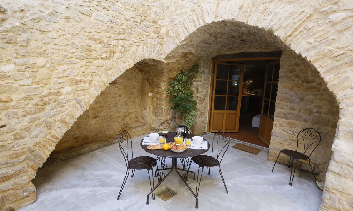 Sabran Apartment | Atypical, very comfortable accommodation in the heart of a Gard hamlet