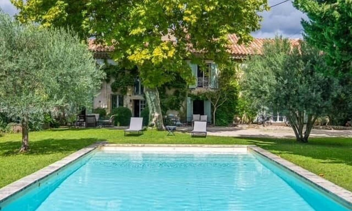 Chateaurenard House | Authentic family Mas in the heart of Provence