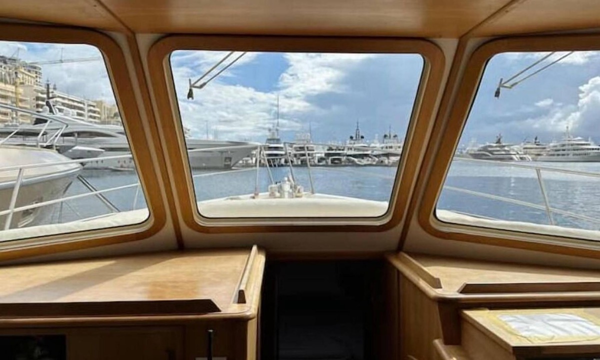 Port Hercule Boat Rental | Beautiful Classic Yacht in the Heart of Monaco