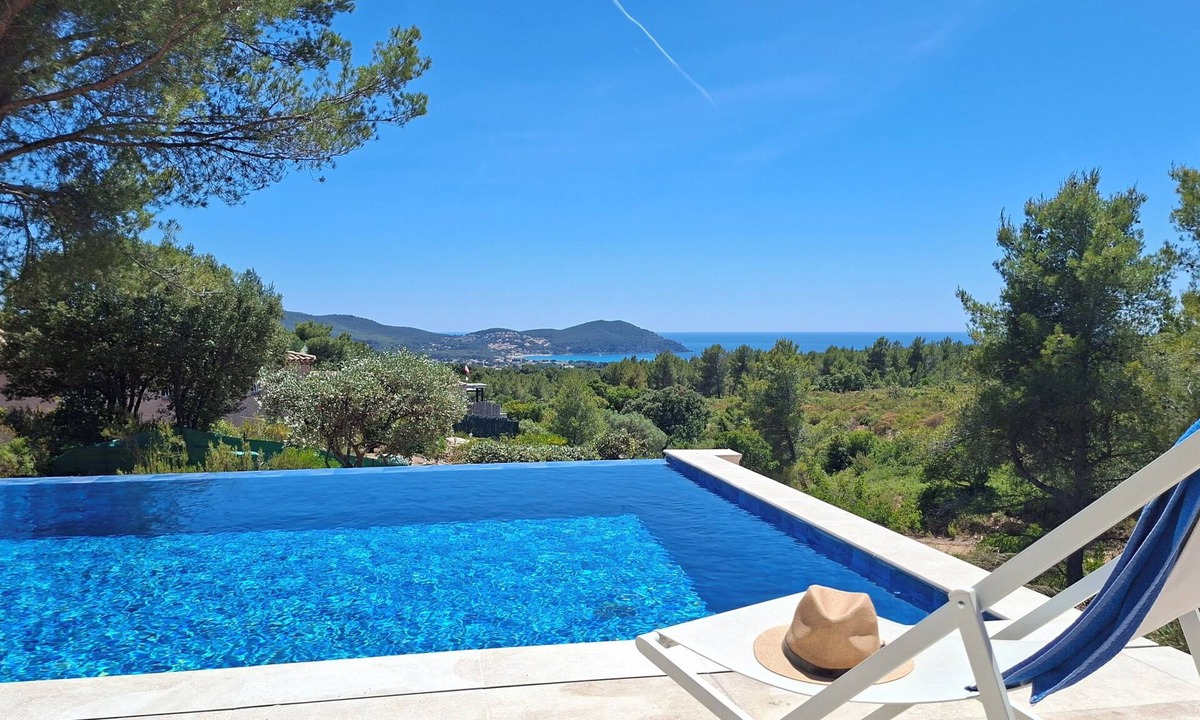 La Cadiere-d'Azur Villa | Beautiful house - Swimming pool, sea view, large garden, quiet wifi, air conditioning. - 10-minute range