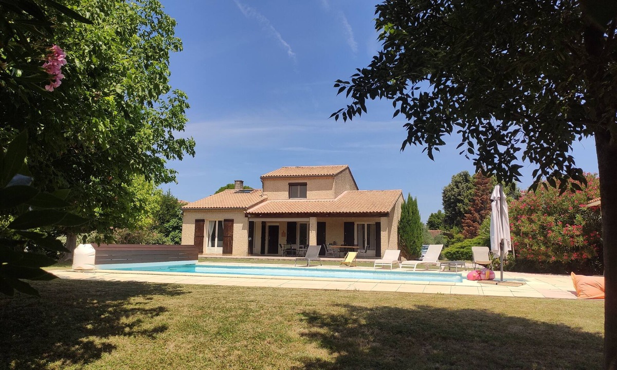 Jonquieres Villa | Beautiful modern villa of 150m2 on 3000m2 with heated swimming pool