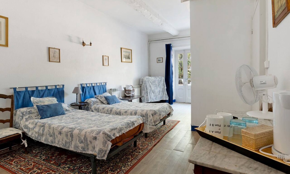 Villalbe Bed & Breakfast | Bed and Breakfast 'Chambre Rolland' with Shared Pool, Shared Garden and Wi-Fi