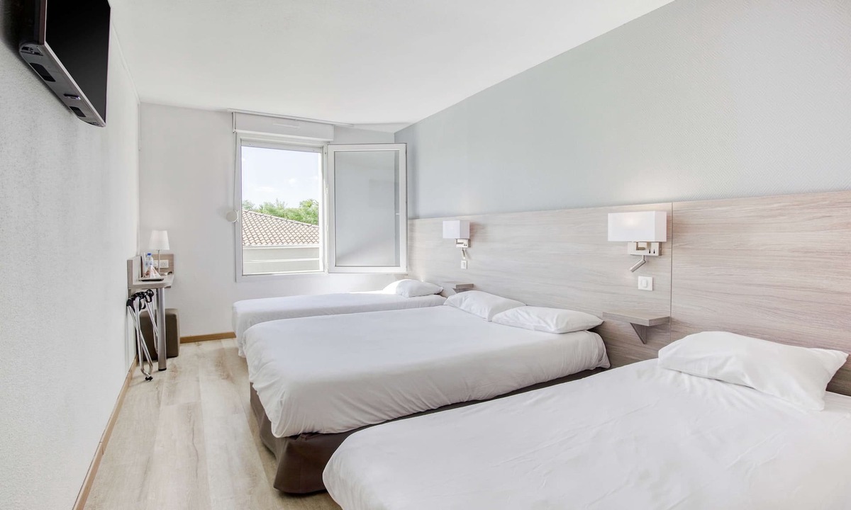 Clermont-l'Herault Hotel | Brit Hotel Clermont L'Herault
