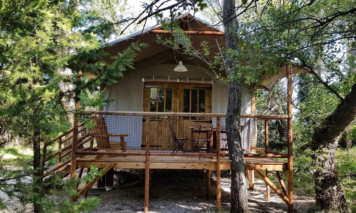 Tulette Cabin | Cabane Lodge Bois sur pilotis Confort 27m² 2 bedrooms - covered wooden terrace, shaded area 5 people