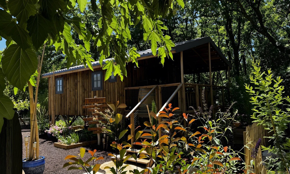 Clermont-l'Herault Cabin | Cabin 'L'arbousier' with Private Terrace, Private Garden and Air Conditioning