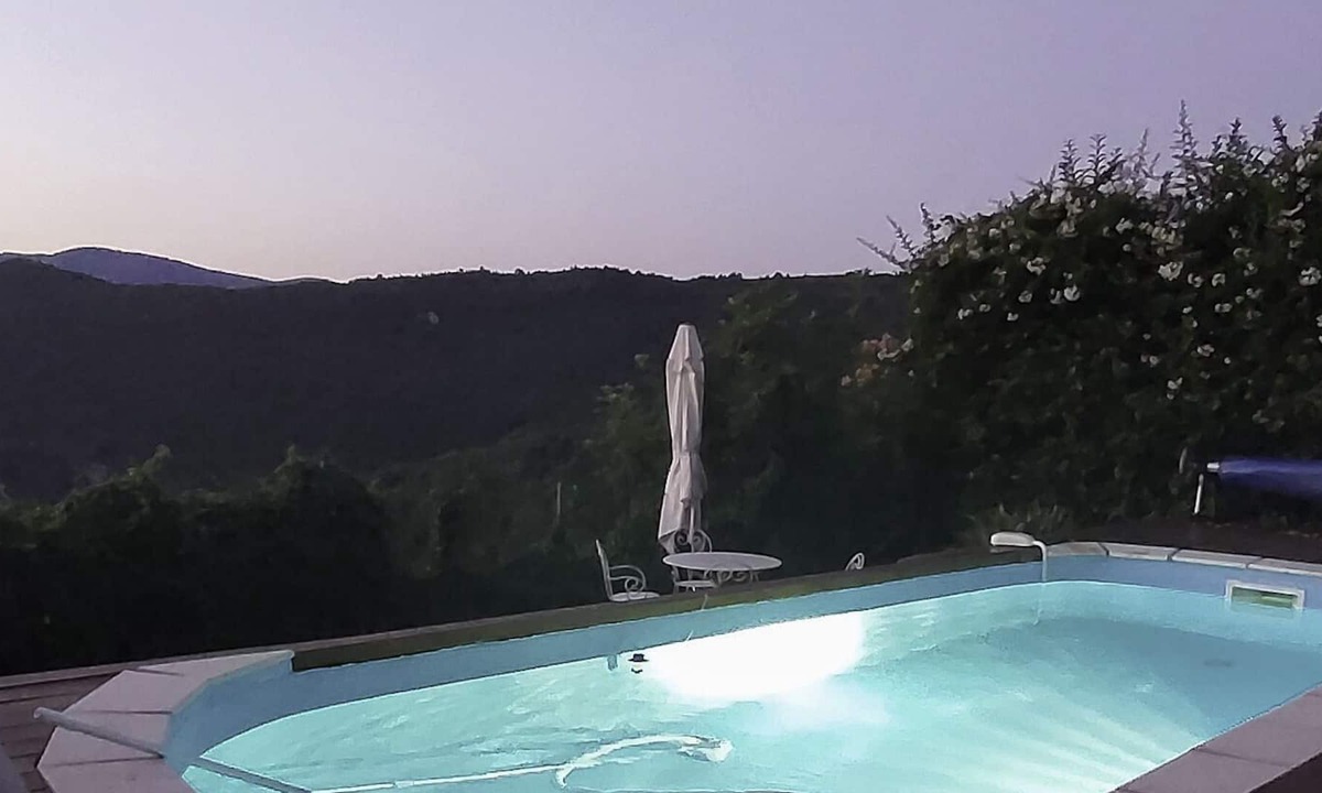 Corsavy Apartment | Calm, comfort, exceptional view of the mountains and the sea more than 40kms away.