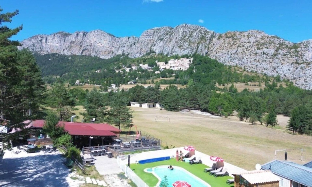 Saint-Auban House | Camping 2 étoiles - Piscine - ccbgdcc