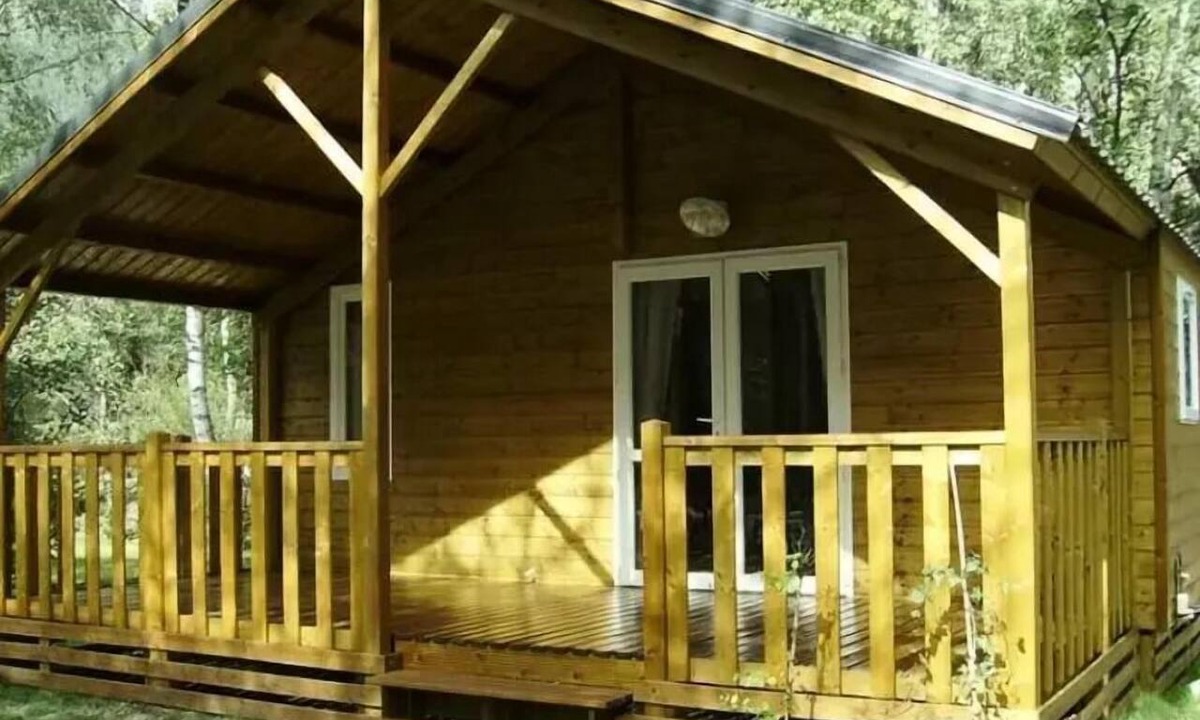 Saint-Martin-de-Queyrieres Ski Chalet | Camping-Caravaneige l'Iscle de Prelles * - Chalet Grand Confort Type Modulo 24 - 24 m2/2 bedrooms - Covered terrace 15 m2 6 people
