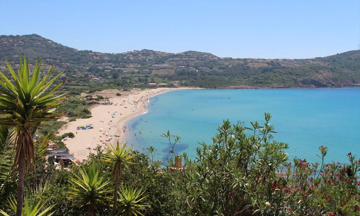 Cargese Villa | Cargèse exceptional site on the sea, large garden with trees - beach 50 m