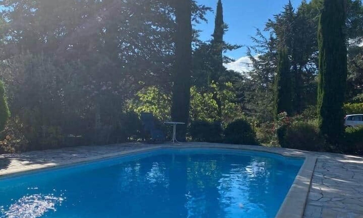 Uchaux House | Casa Il Padre in the Heart of the Olive Trees
