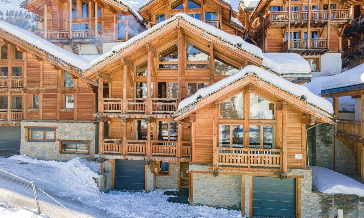 Les Claux Ski Chalet | Catawa Chalet · Luxury & Mountains · Vars 2000