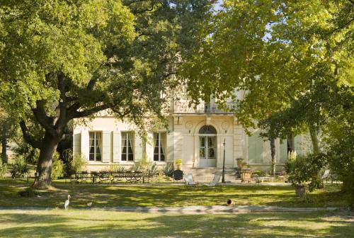 Saint-Hippolyte-le-Graveyron Bed & Breakfast | Château Juvenal