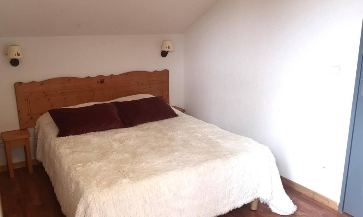 Saint-Etienne-en-Devoluy Ski Chalet | Chalet, 300m from shops, swimming pool, sauna, terrace, parking, tv, ski locker, 45m², Superdévoluy