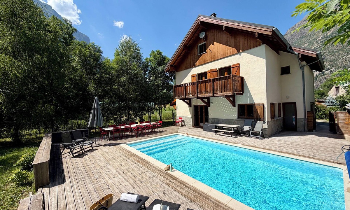 Venosc Ski Chalet | Chalet les Ecrins - 230m2 ✨ Sauna - Swimmingpool - Garden ✨