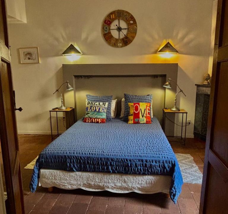 Saint-Saturnin-de-Lucian Bed & Breakfast | Chambres d'Hôtes Le Mimosa