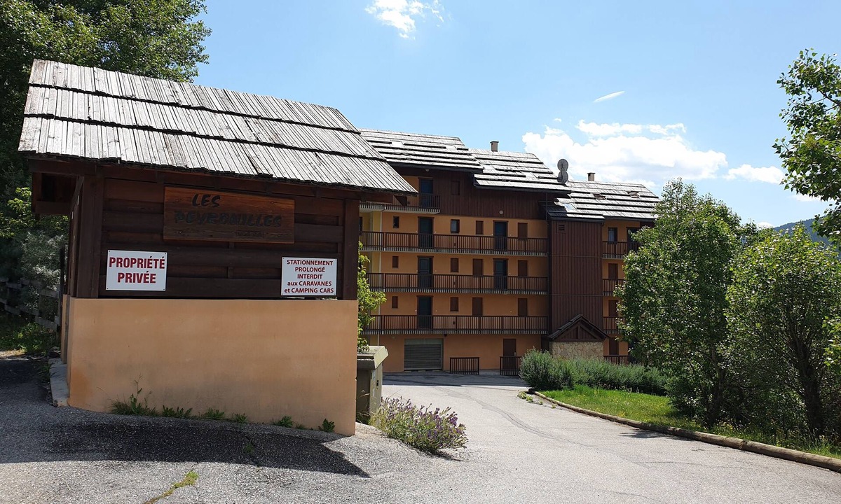 Chantemerle Apartment | CHANTEMERLE: 2-level, 4 BR/2BA, equipped, wifi, 7 min to ski lifts